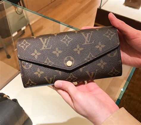 how much is a louis vuitton sarah wallet